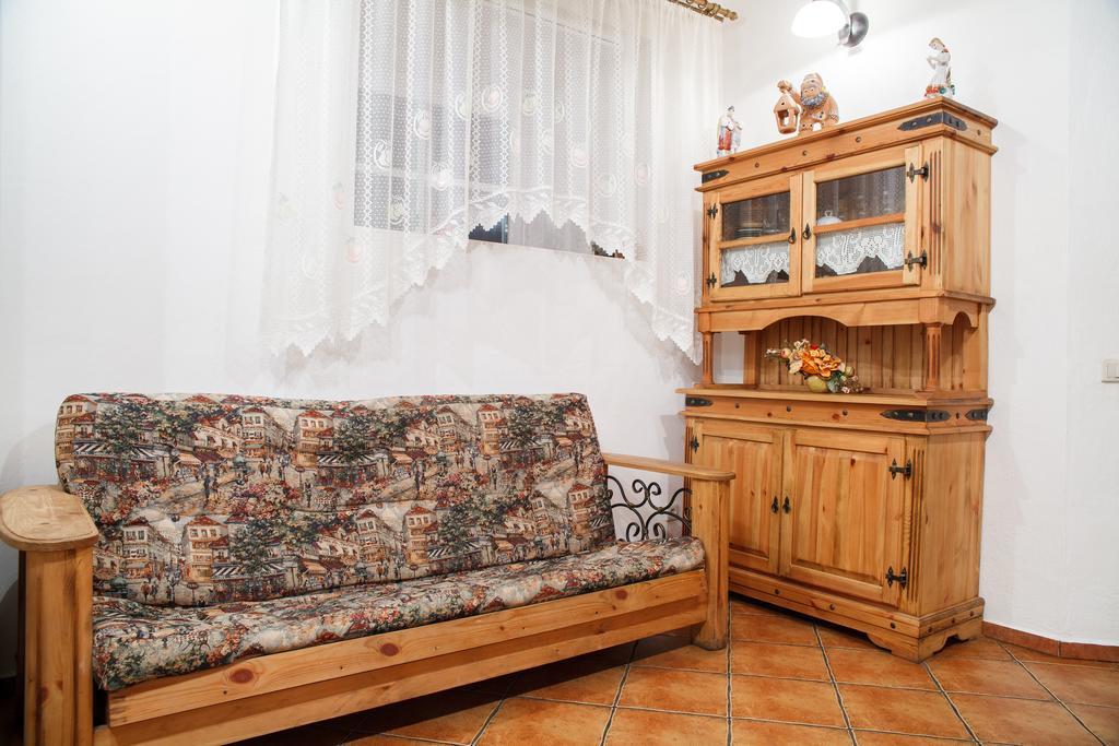 Karalinski Falvarok Tyzengauza Hotel Korolino  Room photo